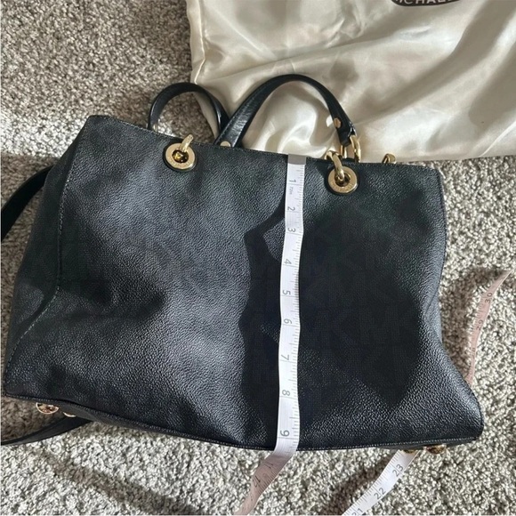 Michael Kors Black and Gold Tote with Signature Monogram Cynthia - Picture 12 of 13